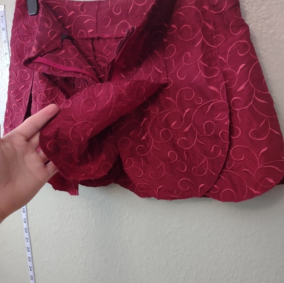 Embroidered pleated mini skirt - Picture 4 of 4